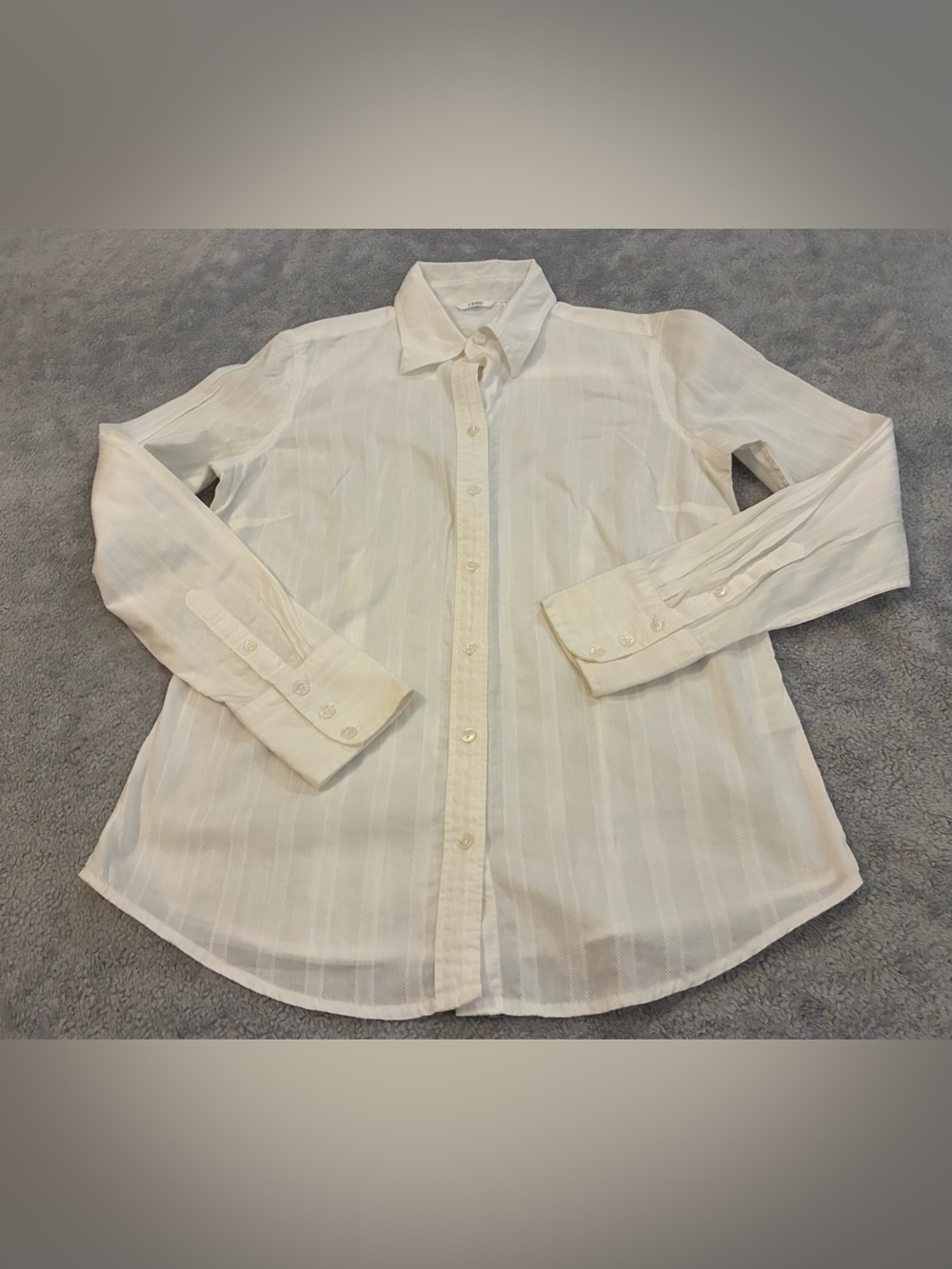 Classic Women’s IZOD Size Small White Button-Down Shirt 100% Cotton